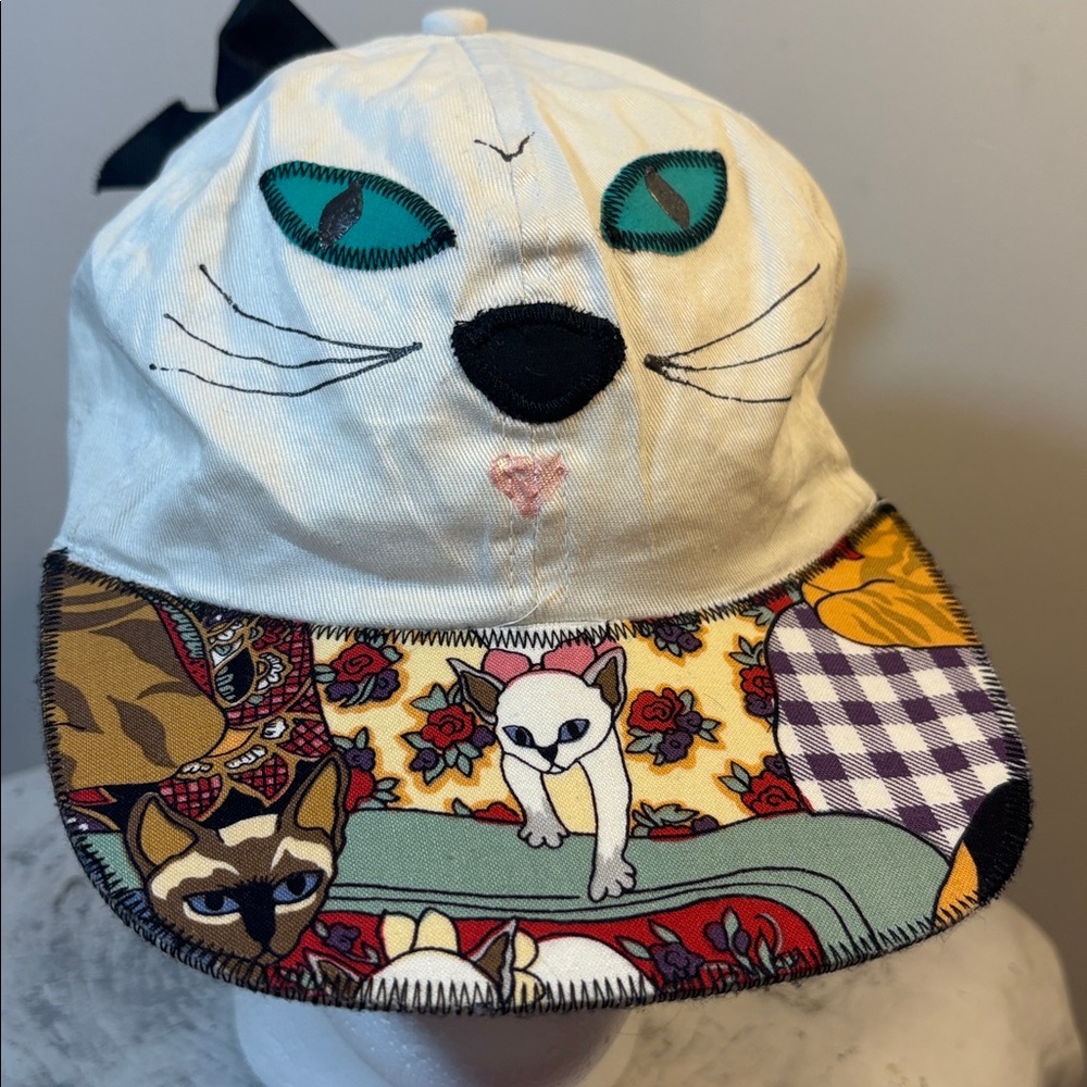 Handmade Cat Eye Appliqué Stitching Quilted Patchwork Bow Hat, Hand Sewn/Painted